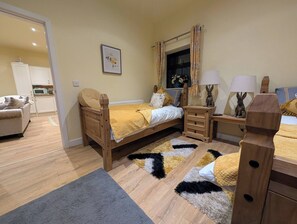 House, 1 Bedroom, Accessible, Pool View - The Tack Room With Hot Tub (Doncaster)