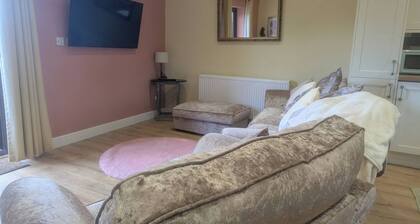 The Tack Room With Hot Tub