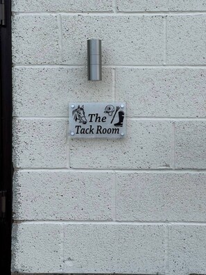 House, 1 Bedroom, Accessible, Pool View | Exterior detail