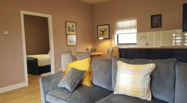 Living room - The Stirrups Cottage With Hot Tub (Doncaster)