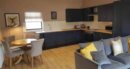 The Stirrups Cottage With Hot Tub