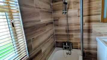 Loft, 2 Bedrooms, Balcony | Bathroom