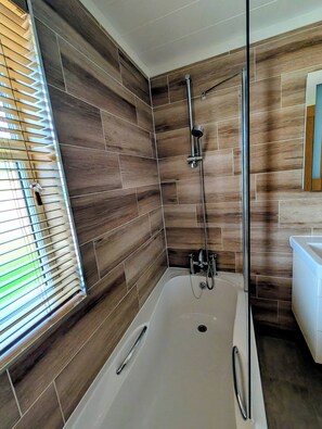 Loft, 2 habitaciones, balcón | Baño