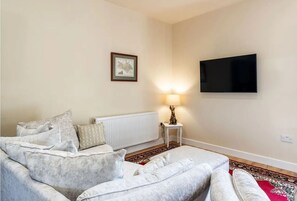 House, 1 Bedroom, Accessible | Living area