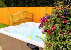 House, 1 Bedroom, Accessible, Balcony | Outdoor spa tub - The Saddlery Cottage With Hot Tub (Doncaster)