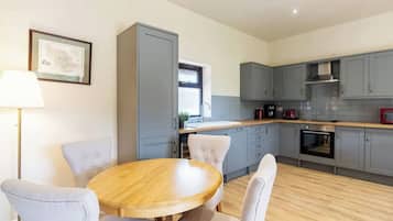 Maison, 1 chambre, accessible aux personnes à mobilité réduite, balcon | Salle à manger