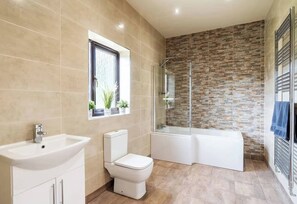 House, 1 Bedroom, Accessible, Balcony | Bathroom - The Saddlery Cottage With Hot Tub (Doncaster)