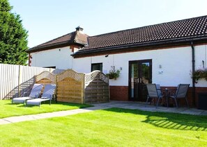 House, 1 Bedroom, Accessible, Balcony | Outdoor dining