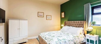 The Saddlery Cottage With Hot Tub