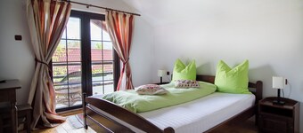 Casa Mosului double room mountain view 1