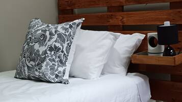 1 habitación, tabla de planchar con plancha, internet y ropa de cama