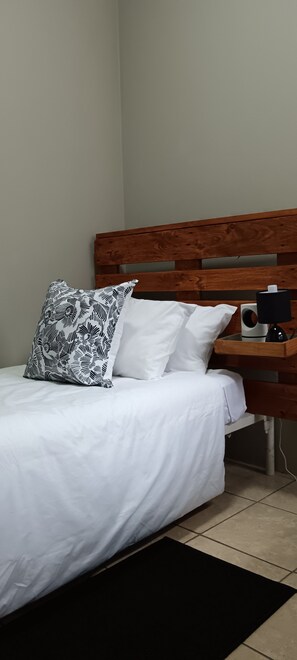 1 bedroom, iron/ironing board, Internet, bed sheets