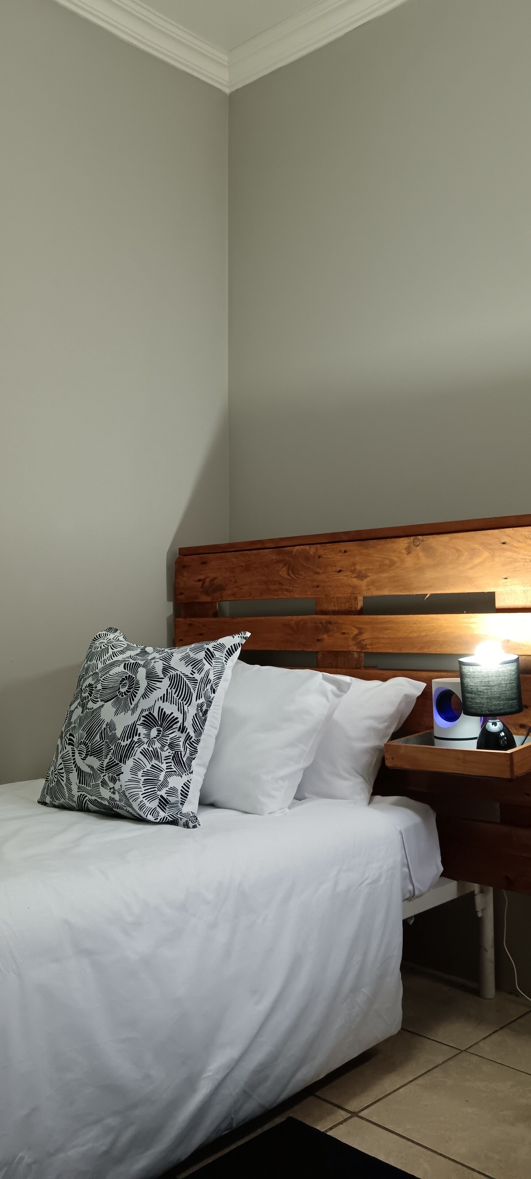 1 bedroom, iron/ironing board, internet, bed sheets