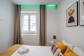 Iron/ironing board, WiFi, bed sheets - Stylish T2 Apartment in Lisbon by Lisbeyond (Lisbon)