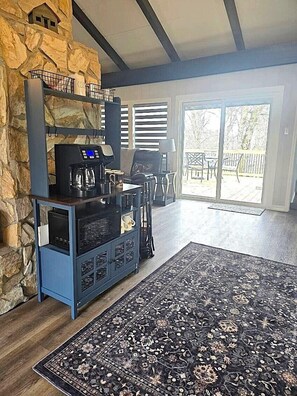 Interior - SW-59 Discounted Concert Packages! Deaver's Delight Newly remodeled (Beech Mountain)