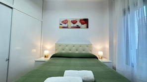 Double Room, Shared Bathroom | Iron/ironing board, free WiFi - Rooms Don Ramon De La Cruz  (Madrid)