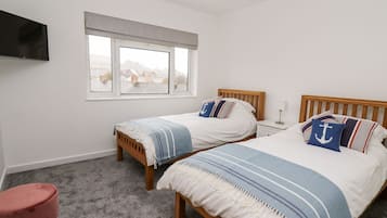 4 bedrooms, individually decorated, individually furnished, free WiFi