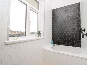 Shower - Ty Melyn (Aberystwyth)