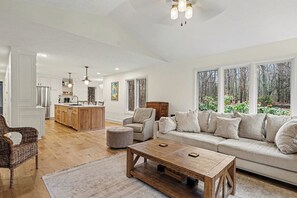 Smart TV, video games - NEW LISTING: Spacious West Olive Retreat | Walk to Lake Michigan | Sleeps 11 (West Olive)