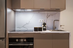 Fridge, microwave, oven, dishwasher - Waou Essence VI Antón Martín - Short Duration (Madrid)