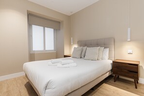 Iron/ironing board, free WiFi - Waou Essence VI Antón Martín - Short Duration (Madrid)