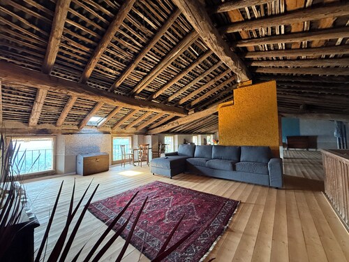 Villa ottocentesca immersa nella natura per gruppi di amici e grandi famiglie