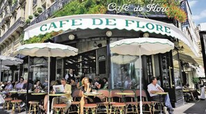 Outdoor dining - Your Parisian Home in Saint-Germain-des-Prés (Paris)