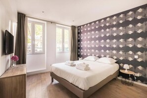 Desk, iron/ironing board, free WiFi, bed sheets - Your Parisian Home in Saint-Germain-des-Prés (Paris)