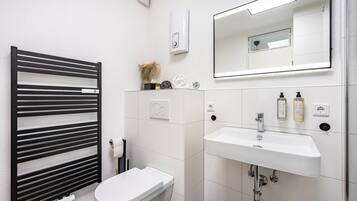 Doccia, asciugacapelli, asciugamani