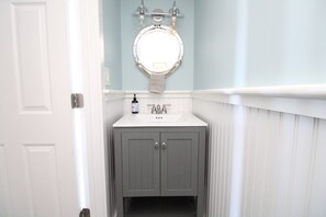 Shower, towels - Luxury Coastal Retreat in the Private Gated Community (2426) (West Yarmouth)