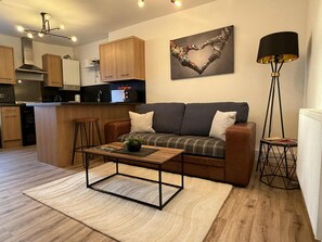 Living area - Glow Stay apartment (Lampeter)