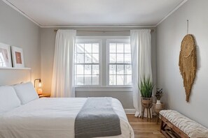 3 bedrooms, desk, iron/ironing board, free WiFi - Gorgeous Apartment Near Rockhurst University | 59 (Kansas City)