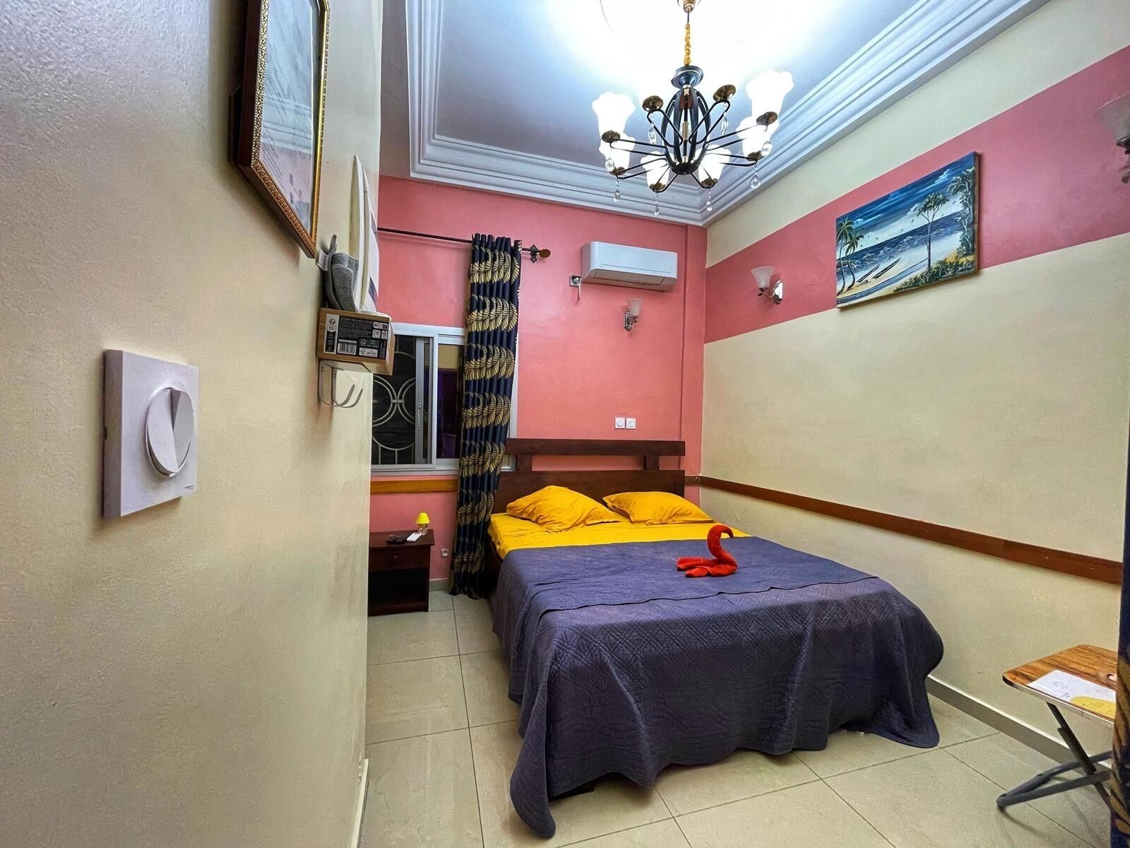 Iron/ironing board, WiFi, bed sheets