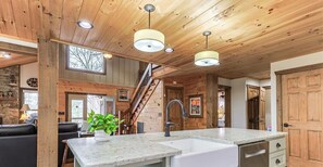 Interior - Pet friendly, large fenced yard, HOT TUB, Ellijay River, 3/3.5, 3 master's (Ellijay)