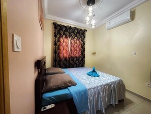 WiFi, bed sheets - Luxury apartment carrefour TKC (Yaoundé)