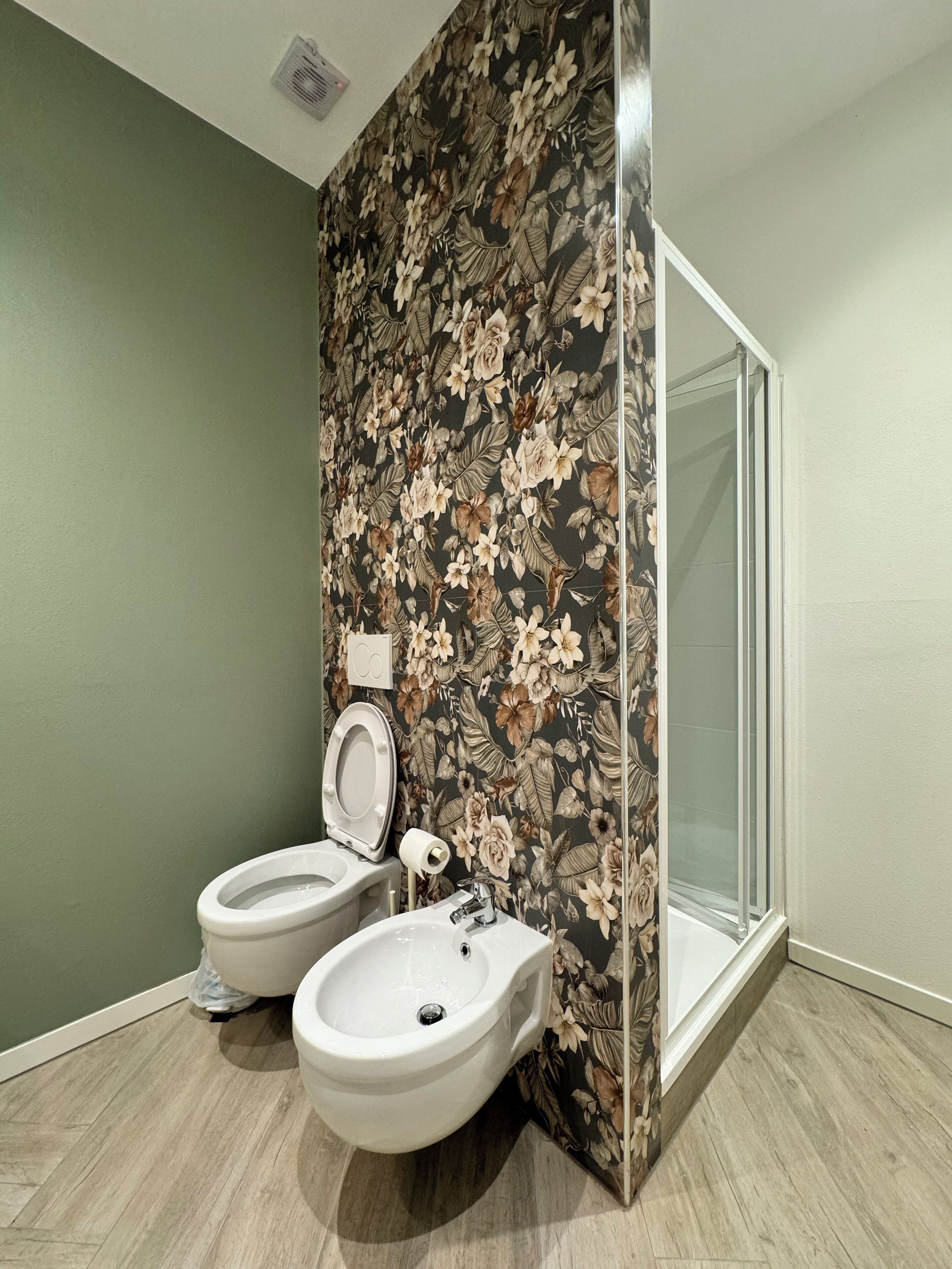 Doccia, asciugacapelli, bidet, asciugamani