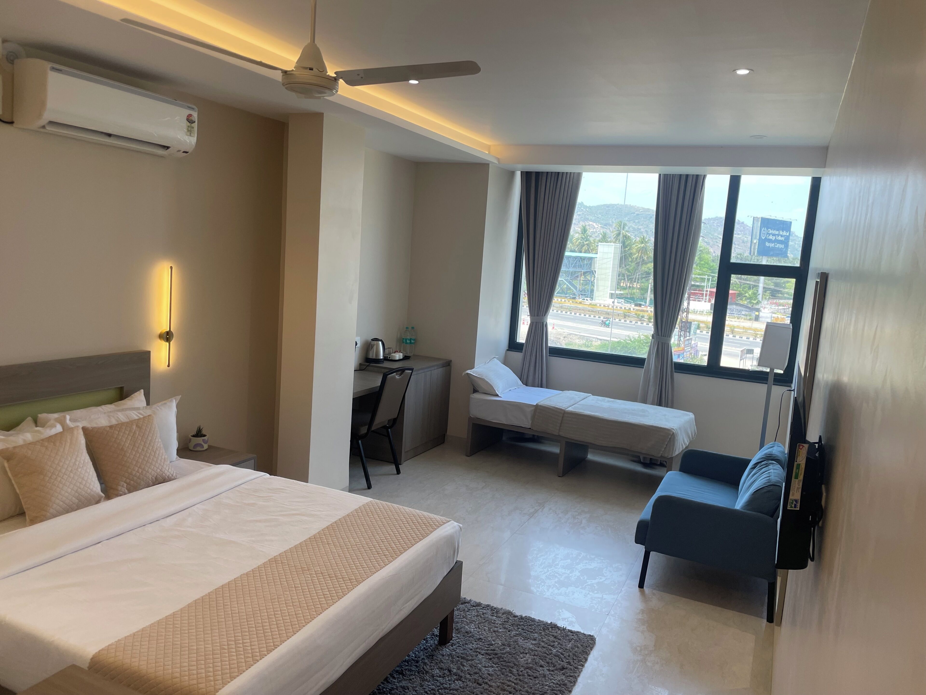 Deluxe Room, City View