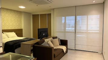 Standard Apartment, Balcony, City View | Interior