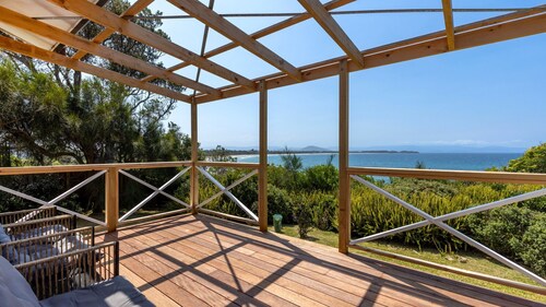 Moon Gate at Culburra - Pet Friendly Absolute Beachfront