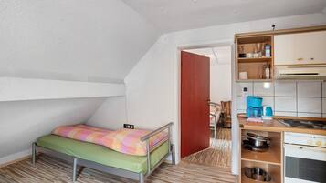 WiFi, bed sheets