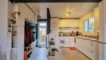 Refrigerador, horno, placa de cocina, lavavajillas