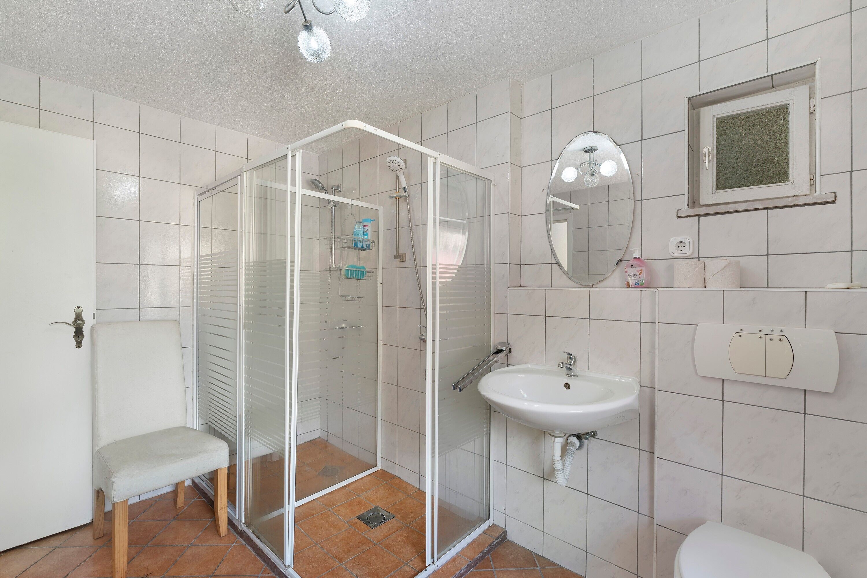 Shower, towels