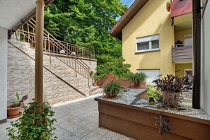 Property grounds - Room '3' with Shared Terrace and Wi-Fi (Baden-Baden)