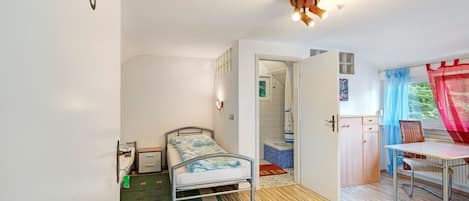 1 habitación, wifi y ropa de cama