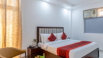 Escritorio, espacio para trabajar con laptop y wifi gratis