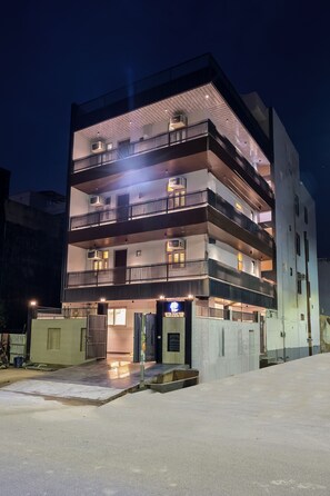 Front of property - Hotel park Tree I Sec-63a I Noida (Noida)