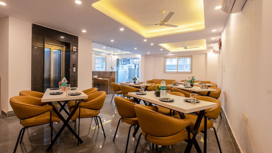 Hotel park Tree I Sec-63a I Noida