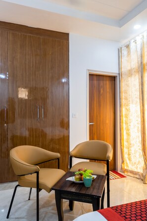 Deluxe Double Room, City View | Desk, laptop workspace, free WiFi - Hotel park Tree I Sec-63a I Noida (Noida)