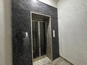 Interior - Hotel park Tree I Sec-63a I Noida (Noida)