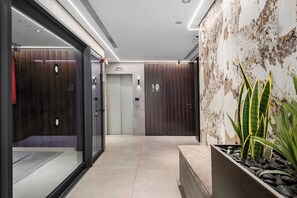 Interior - Vibrant Modern 2BR steps to the Beach by HolyGuest (Tel Aviv-Yafo)
